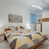 Отель Cosy Apartment Steps to St George's Bay, фото 4