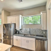 Отель Stylish Houston Townhome ~ 3 Mi to Downtown!, фото 6