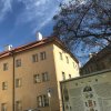 Отель Apartments & Restaurant Tkalcovsky dvur в Праге
