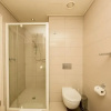 Отель Green Point Apartment Walking Distance to Stadium 407 Royal, фото 8