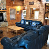 Отель Bear Mountain Retreat 3 Bedroom Cabin, фото 2