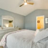 Отель Sweet Dreamin Townhome ~ 7 Mi to Beach!, фото 4