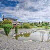 Отель Lake Chelan Home w/ Boat Slip: Walk to the Water! в Мэнсоне