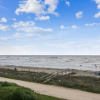 Отель Betsy's Beachfront Cottage 3 Bedrooms 2 Bathrooms Home, фото 17