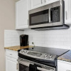 Отель FRONTDESK Calais Midtown Apts Houston, фото 25