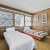Отель The Cottage at Sawmill Cove Lakefront, фото 17
