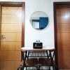 Отель Comfort 2Br At 28Th Floor Vida View Makassar Apartment, фото 5