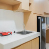 Отель Pool View Studio Apartment at M-Town Residence, фото 9