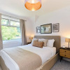 Отель The West Byfleet Place - Modern 3bdr House With Garden, фото 4