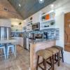 Отель Bayside Lodge by Avantstay Panoramic Water Views, фото 13