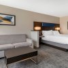 Отель Holiday Inn Express & Suites Lancaster - Mount Joy, an IHG Hotel в Смоктауне