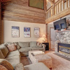 Отель Beautiful Dog Friendly Ski Chalet A Minute to SuperBee Lift - AN203 by RedAwning, фото 18