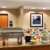 Отель Hampton Inn & Suites Manchester-Bedford, фото 21