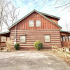 Отель Chubby and Cubbys Den - Three Bedroom Cabin, фото 27