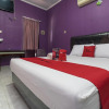 Отель RedDoorz @ Duren Sawit, фото 9