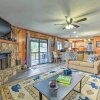Отель Cozy Maggie Valley Cabin, 1 Mi to Tube World!, фото 9
