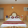 Отель La Royle Appartments By OYO Rooms, фото 3