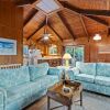 Отель Dogwood Treehouse 4 Bedroom Home by RedAwning, фото 16