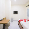 Отель RedDoorz Plus @ Le Van Sy Street 2, фото 14
