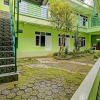 Отель SPOT ON 91325 Pondok Hijau Guest House Syariah, фото 26
