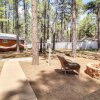 Отель Pinetop-lakeside Cabin, Walk to Woodland Lake Park в Пайнтоп-Лейксайд