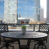 Отель The Yonge Boutique Suites, фото 4