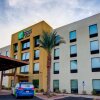 Отель Holiday Inn Express Hotel & Suites Phoenix North Scottsdale, an IHG Hotel в Финиксе