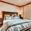 Отель Luxury Ski in, Ski out 3 Bedroom Mountain Residence in the Heart of Lionshead Village with Heated Po, фото 4