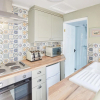 Отель Host Stay Mad Alice s Cottage, фото 5