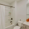 Отель Chic Anchorage Townhome < 1 Mi to Kincaid Park!, фото 10