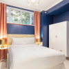 Отель The Heart of Chelsea - Modern & Bright 3BDR Home with Gym, Parking & Patio, фото 8