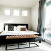 Отель Sky Mark Lux 2 - Seattle's Best Modern 3BD HomeTel в Сиэтле