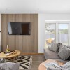 Отель Greenacre - Close to Beaches With Hydropool spa, фото 5