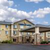 Отель Comfort Inn and Suites Pittsburg в Питсбурге