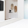 Отель Luxuri Suites, фото 1