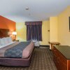 Отель Red Roof Inn & Suites Madison, GA, фото 24