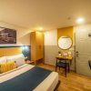 Отель Olive Zip Richmond Circle by Embassy Group, фото 6