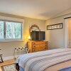 Отель Cozy Home w/ Sauna: Mins to Stowe Mountain Resort, фото 6