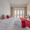 Отель RedDoorz near Pantai Coastarina Batam, фото 6