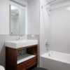 Отель Global Luxury Suites near Union Station, фото 25