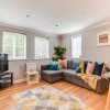Отель Comfortable ground floor flat sleeps up to 4 with private parking by Sussex Short Lets, фото 3