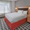 Отель TownePlace Suites by Marriott Edmonton Sherwood Park, фото 2