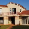 Отель Ezulwini Guest House в Долине Эзулвини