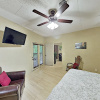 Отель Mountain Echoes : Hot Tub & Home Theater! 2 Bedroom Cabin, фото 6