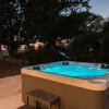 Отель Villa Mattina with heated pool and jacuzzi, фото 4