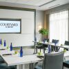 Отель Courtyard Marriott Burlington Harbor, фото 13