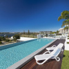 Отель Sky Broadwater Apartments, фото 1