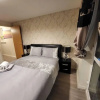 Отель Lovely 4 Bedroom Home With Private Parking, фото 11