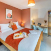 Отель La Casa Suites Windsor, фото 11