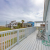 Отель Galveston Vacation Rental - Steps to the Beach!, фото 8